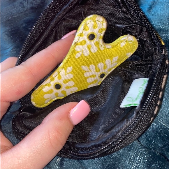 Vera Bradley coin purse or headphone holder - Picture 2 of 2